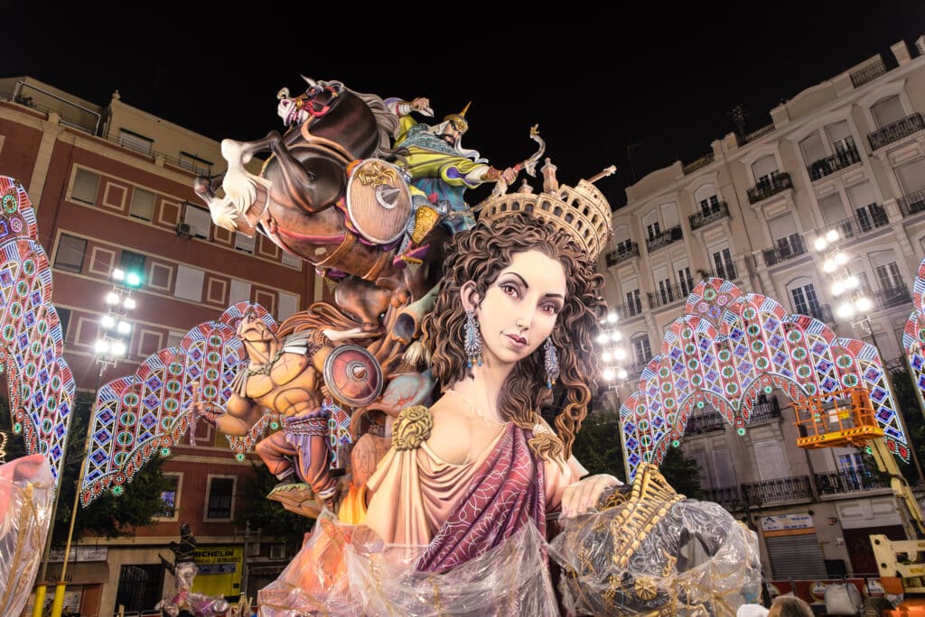 Lindos ninots no festival de primavera de Las Fallas, em Valência, na Espanha.